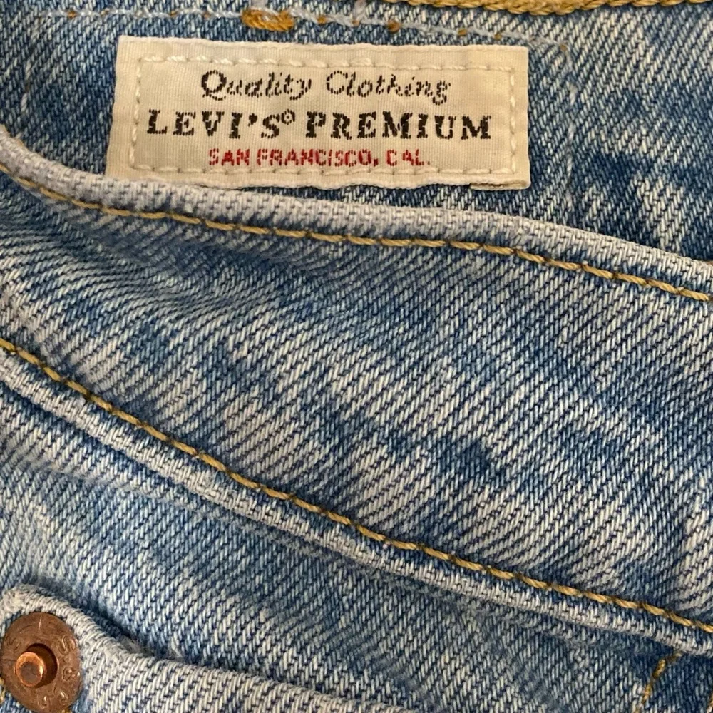 Levi’s Ribcage Straight Light Wash Denim Jeans, Button Fly, Women’s Size 25 - Picture 3 of 15